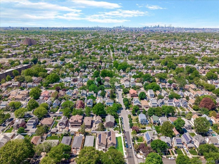 Prime Bayside location just two blocks from Bell Blvd - photo 38