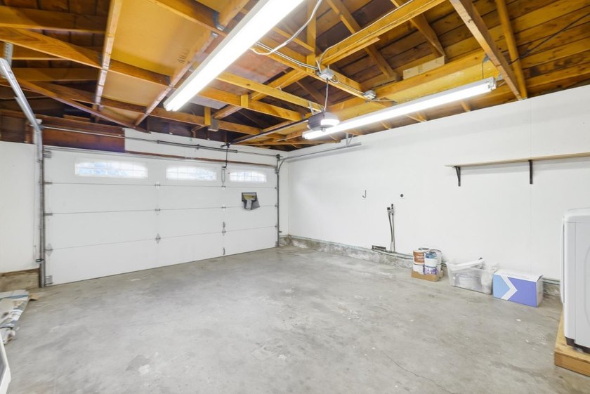 Welcome to this beautifully updated, east-facing single-story - photo 41