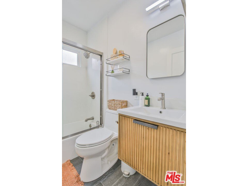 OPPORTUNITY KNOCKS!!! Turn-Key investment opportunity!!! A rare - photo 23