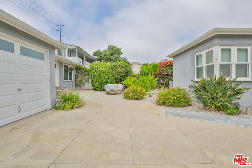 OPPORTUNITY KNOCKS!!! Turn-Key investment opportunity!!! A rare - photo 36