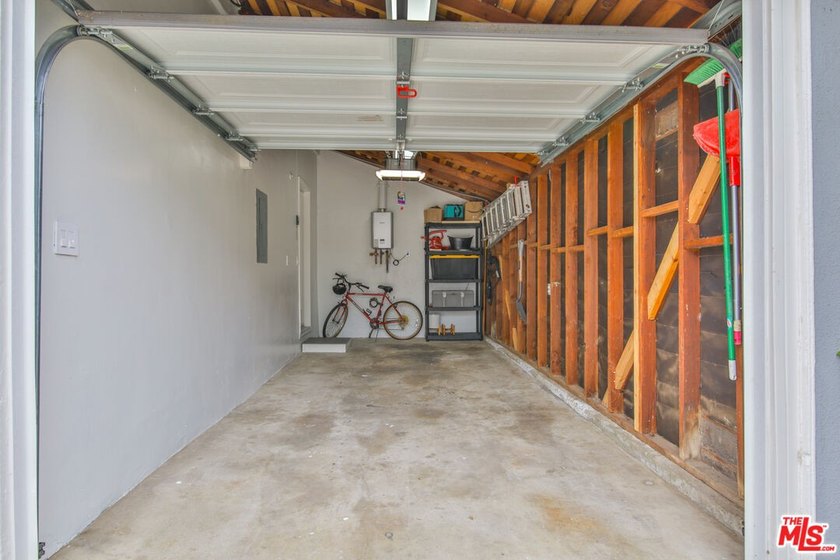 OPPORTUNITY KNOCKS!!! Turn-Key investment opportunity!!! A rare - photo 55