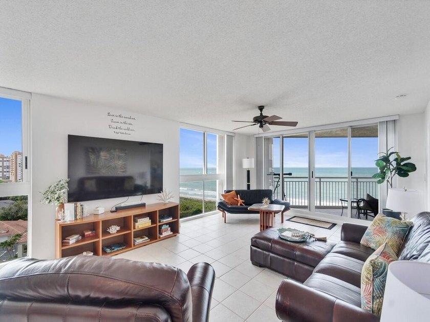 Expansive ocean and lagoon views from every room in this direct - photo 8