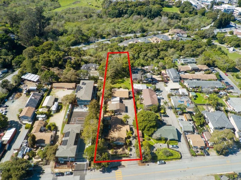 Turnkey multi-unit investment opportunity in a convenient - photo 2