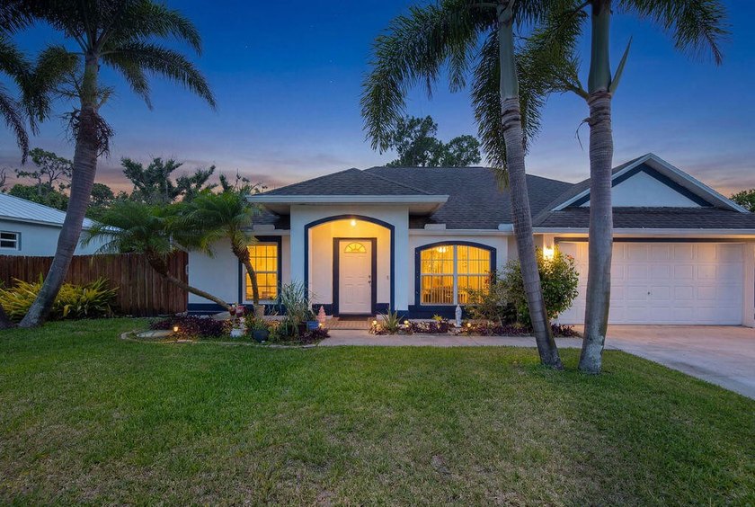 Seller offering up to $5,000 toward buyer closing costs! Welcome - photo 2