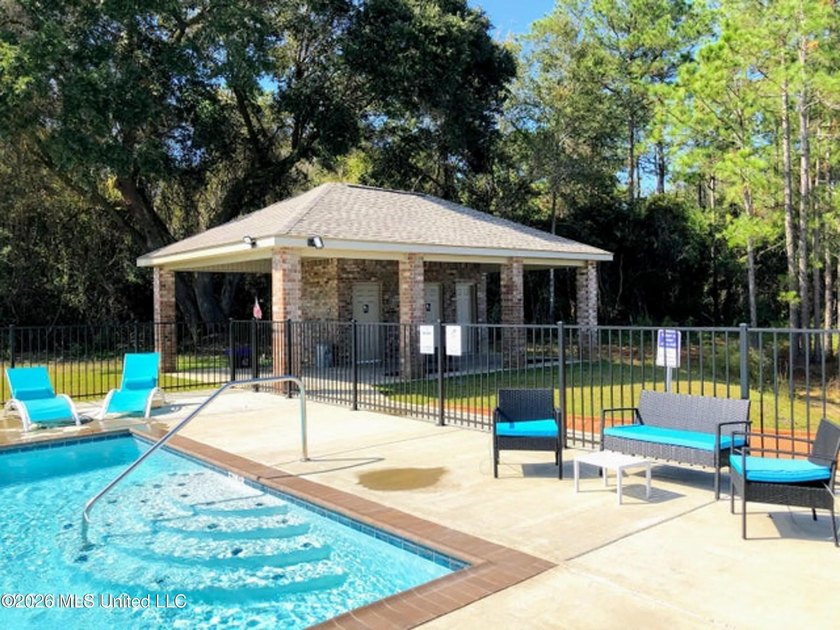 Welcome home to Emerald Lake Estates! This beautiful 4-bedroom - photo 43
