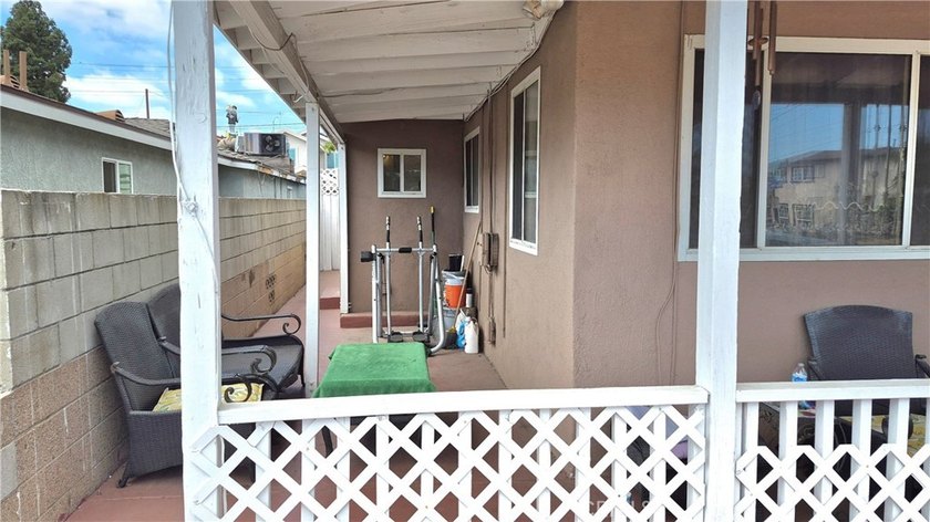3 bedrooms 2 baths home in a nice area of the west side of Long - photo 9