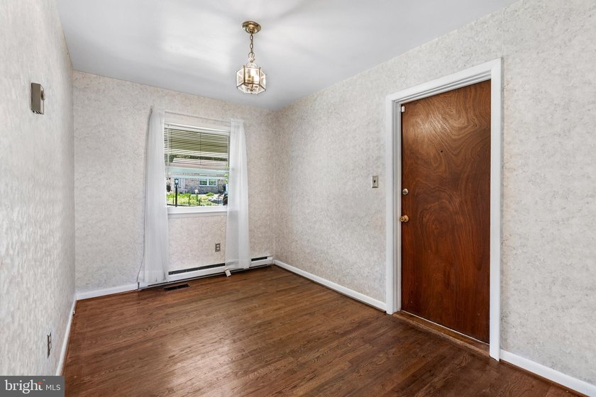 Room to spread out, seasonal river views, and a convenient - photo 16