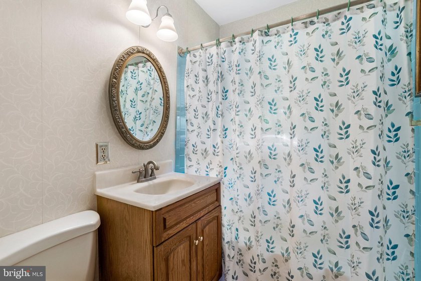 Room to spread out, seasonal river views, and a convenient - photo 18