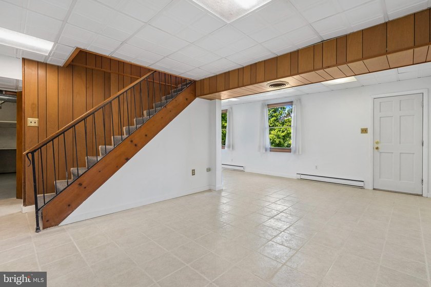 Room to spread out, seasonal river views, and a convenient - photo 28