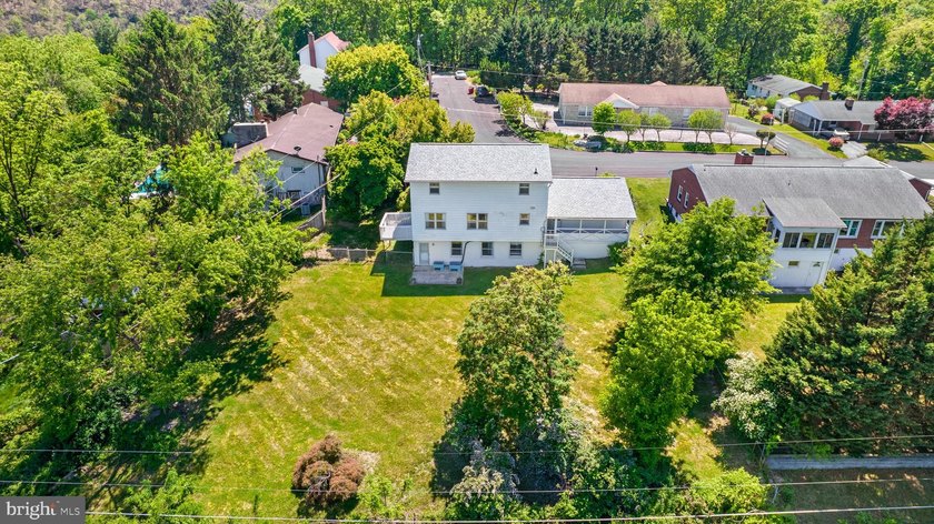 Room to spread out, seasonal river views, and a convenient - photo 39