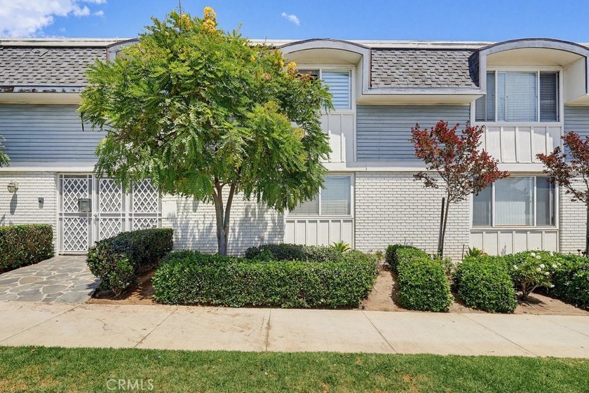 Don't miss this nice 1 bedroom, 1 bath 1st floor condo with a - photo 3