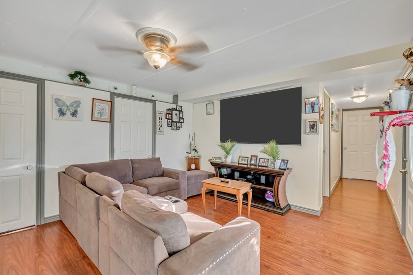 Welcome home to this beautifully maintained, move-in ready - photo 3