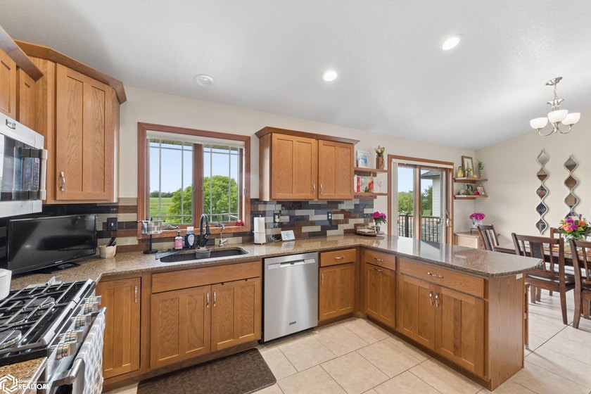 Welcome home to this beautifully updated 3-bedroom, 3-bath twin - photo 7