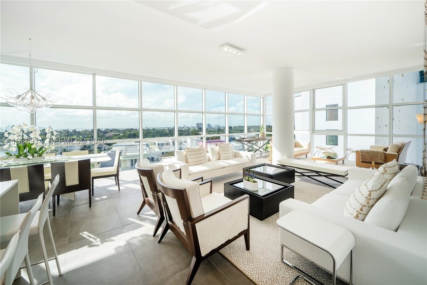 Breathtaking Sunset &amp; Skyline Views from Private, Guard-Gated - photo 2