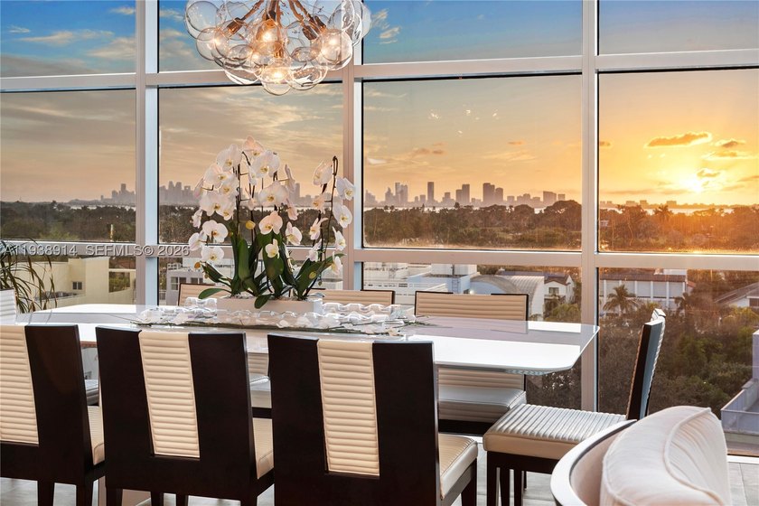 Breathtaking Sunset &amp; Skyline Views from Private, Guard-Gated - photo 4