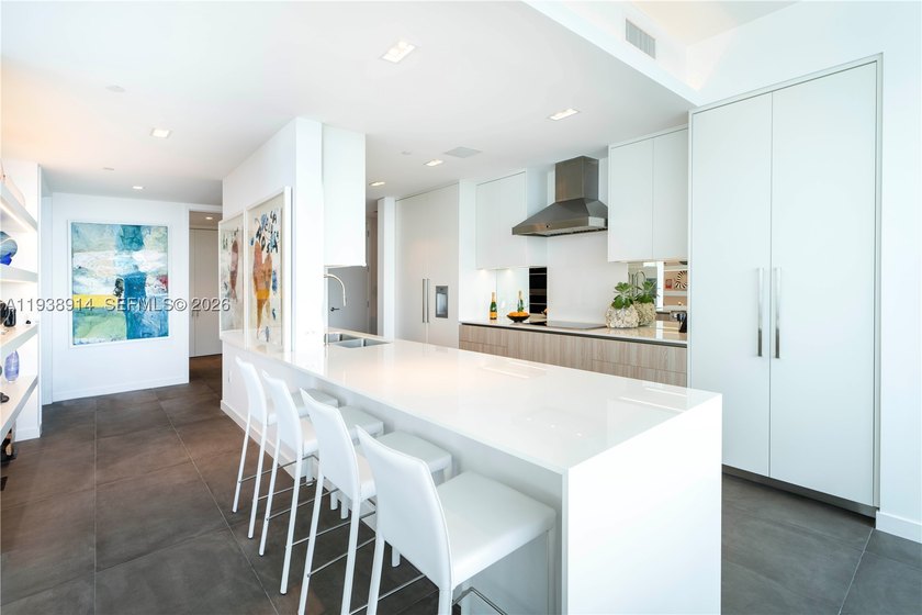 Breathtaking Sunset &amp; Skyline Views from Private, Guard-Gated - photo 6