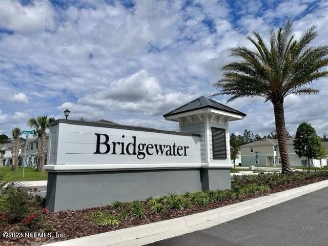 Almost new town-home, offers 3 bedrooms, 2.5 baths, and a 1-car - photo 5