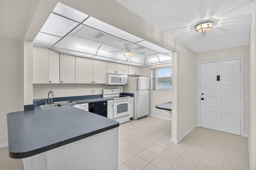 Looking for the Florida Retirement Lifestyle on a budget? Then - photo 7