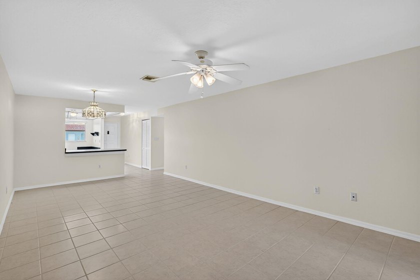 Looking for the Florida Retirement Lifestyle on a budget? Then - photo 10