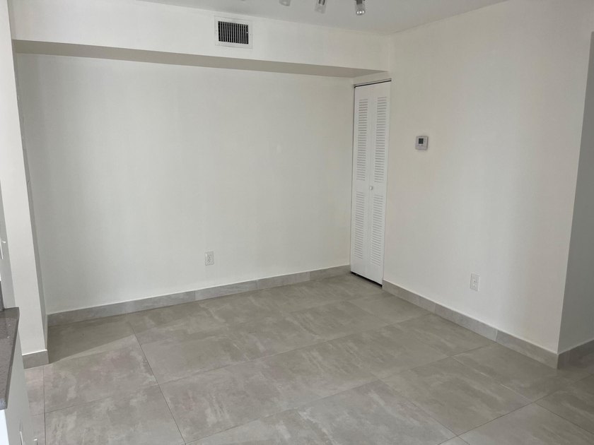 Exceptional opportunity to purchase a 2 bedroom 1 bath condo in - photo 5