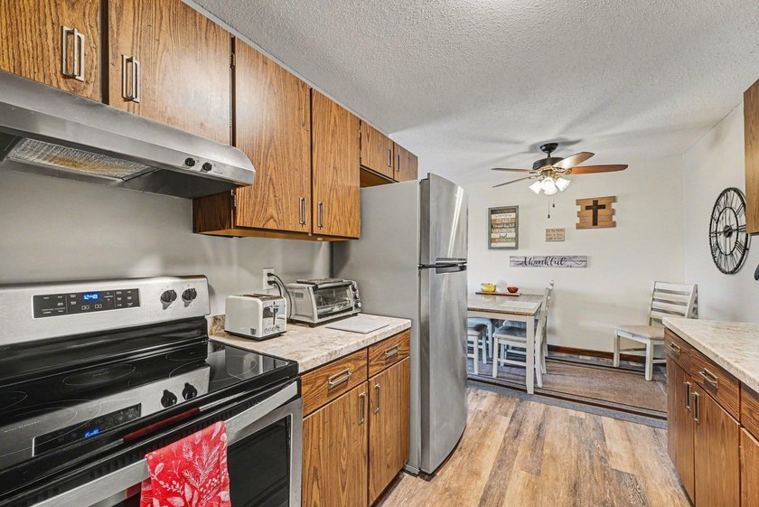 Experience maintenance-free lake living at its finest in this - photo 17