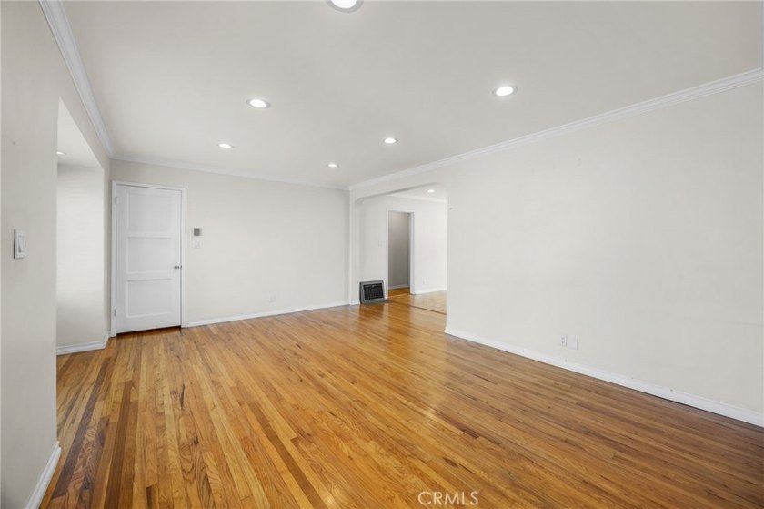 This corner lot, 3 Bedroom, 2 and 1/2 bath is in the popular Los - photo 4
