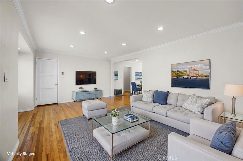 This corner lot, 3 Bedroom, 2 and 1/2 bath is in the popular Los - photo 5