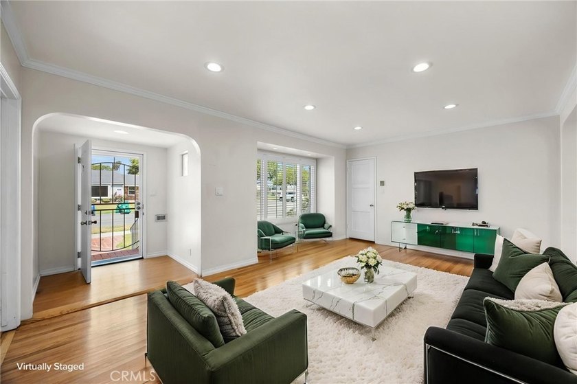 This corner lot, 3 Bedroom, 2 and 1/2 bath is in the popular Los - photo 7