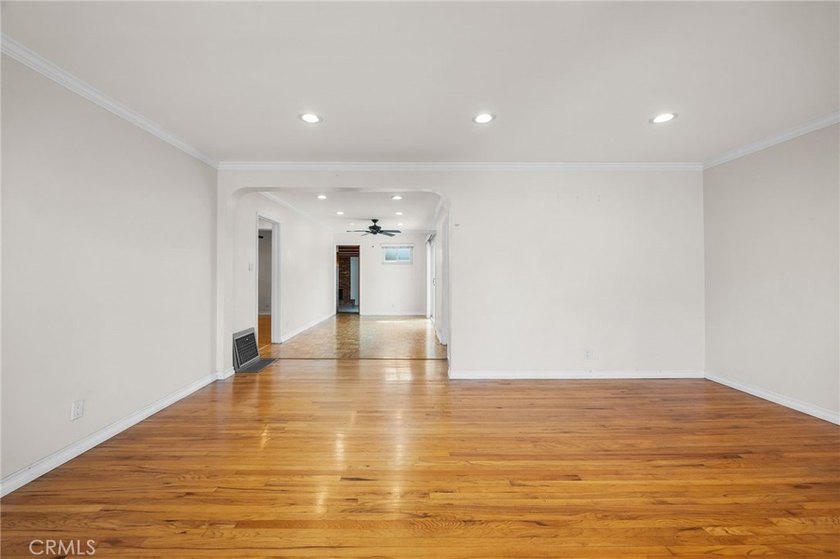 This corner lot, 3 Bedroom, 2 and 1/2 bath is in the popular Los - photo 8