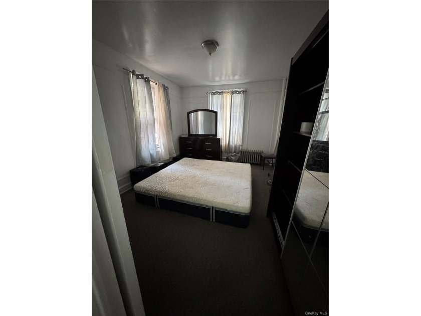 Beautifully maintained and move-in ready 1- bedroom co-op - photo 7