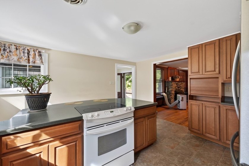Escape to the charm of Glocester/Chepachet with this oversized - photo 17