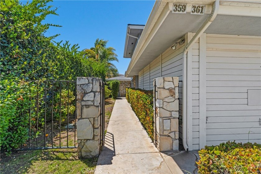 Potential! Potential! First time on the market in 50 years. This - photo 3