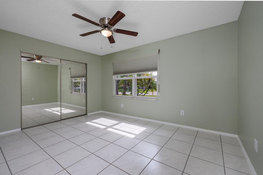 Welcome to this meticulously maintained 3-bedroom 3-bath pool - photo 12