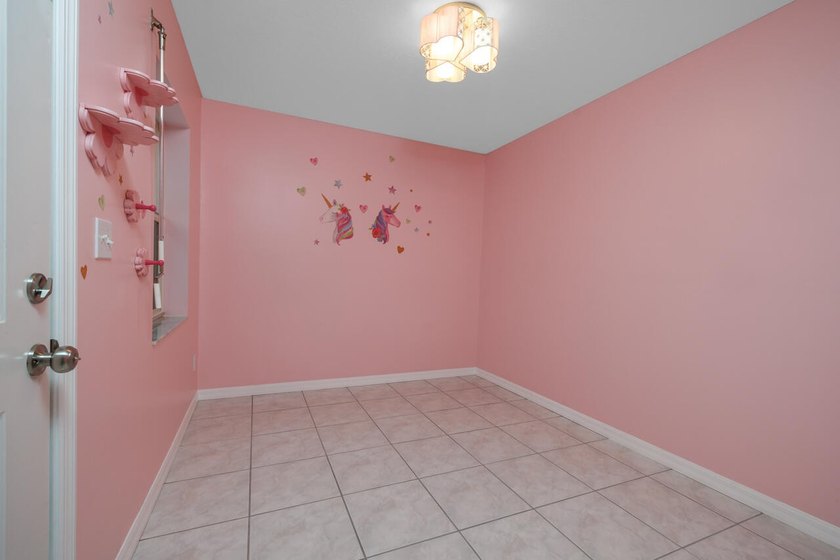 Welcome to this meticulously maintained 3-bedroom 3-bath pool - photo 25