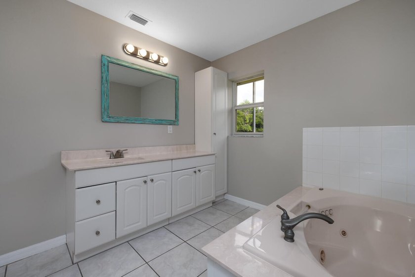 Welcome to this meticulously maintained 3-bedroom 3-bath pool - photo 26