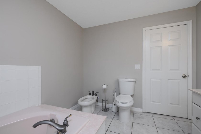 Welcome to this meticulously maintained 3-bedroom 3-bath pool - photo 27