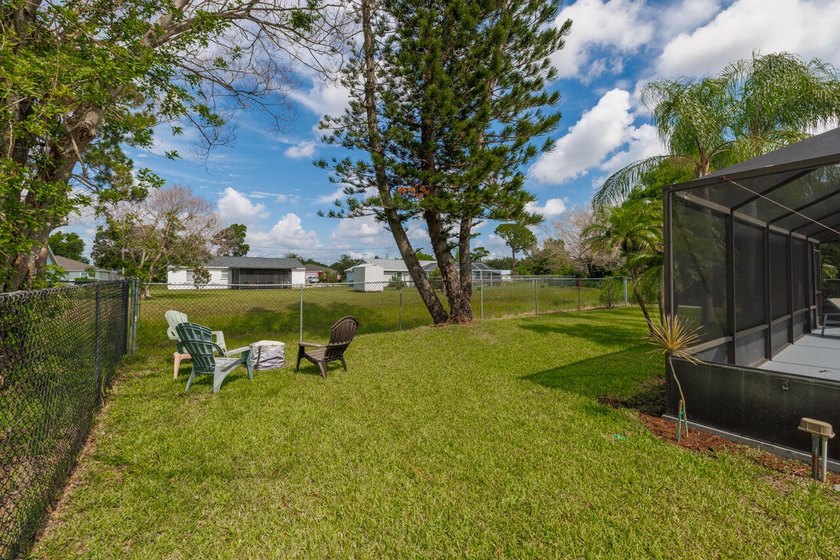 Welcome to this meticulously maintained 3-bedroom 3-bath pool - photo 43