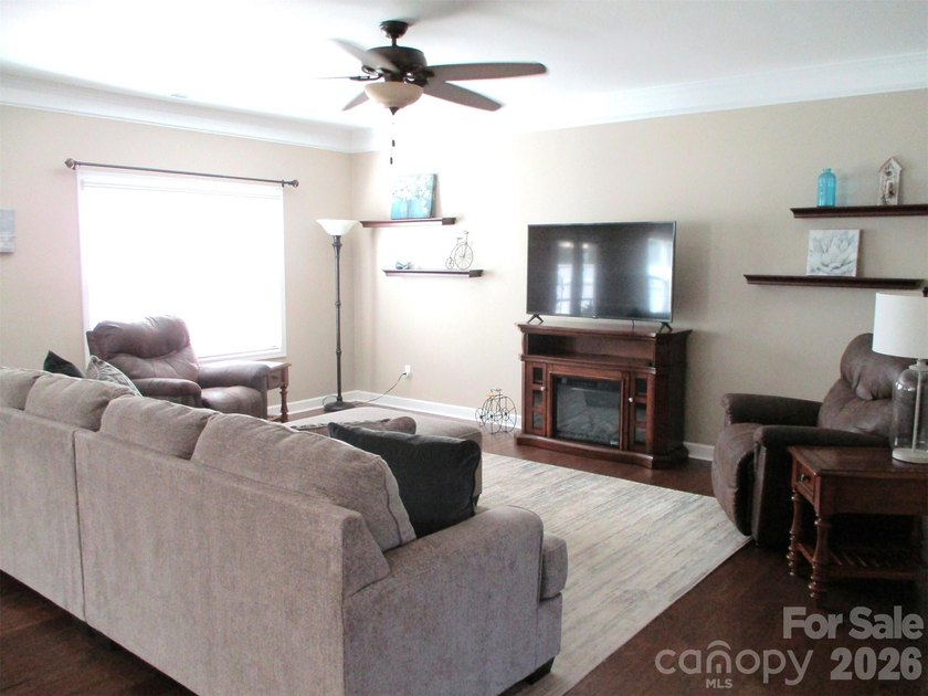 If you've been searching for a custom home, all on one level - photo 11