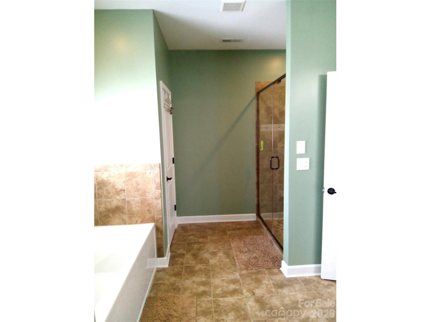 If you've been searching for a custom home, all on one level - photo 18