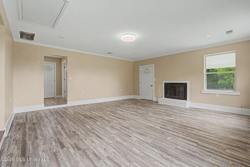 COUNTRY LIVING AT ITS BEST! Welcome to 1945 Pryor Road, where - photo 19