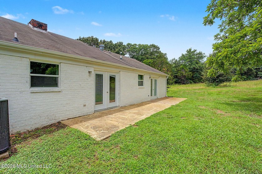 COUNTRY LIVING AT ITS BEST! Welcome to 1945 Pryor Road, where - photo 29
