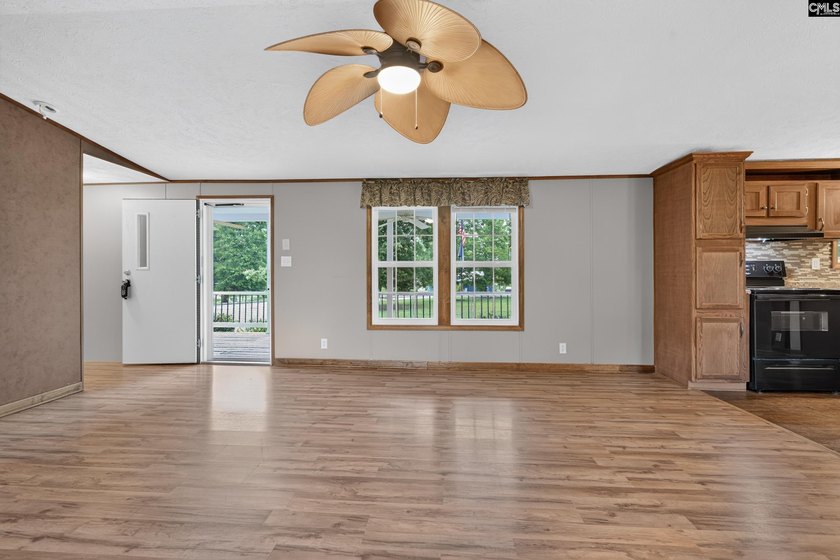 LAKE MURRAY ACCESS!!! Whether you're looking for a full-time - photo 6