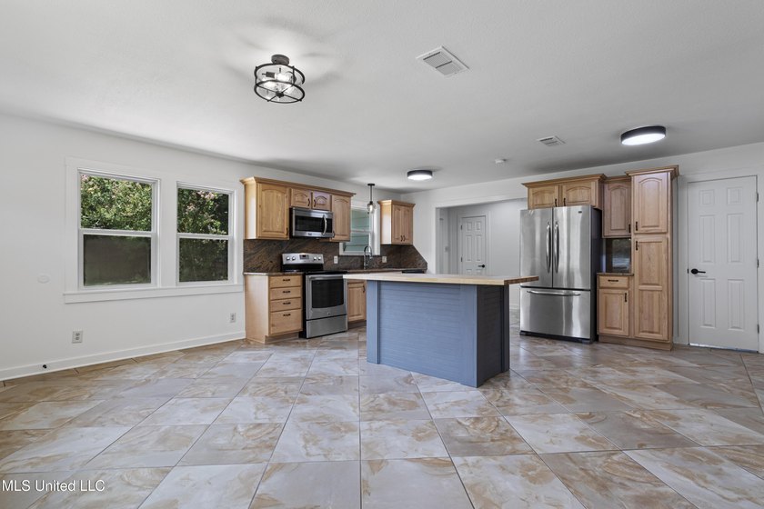 Charming older home on 2nd Street, recently updated! This 2,172 - photo 19