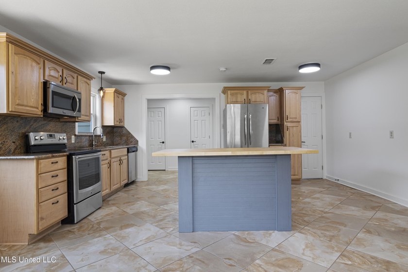 Charming older home on 2nd Street, recently updated! This 2,172 - photo 21