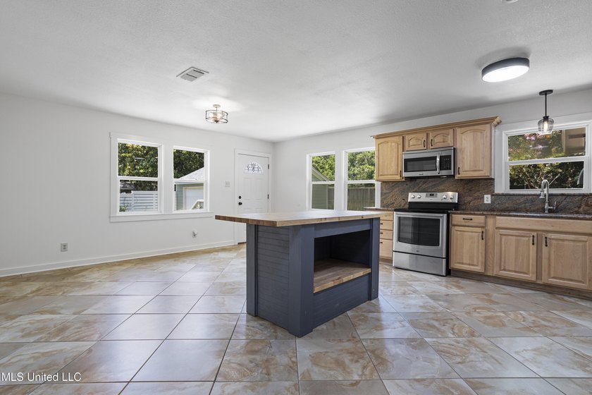 Charming older home on 2nd Street, recently updated! This 2,172 - photo 22