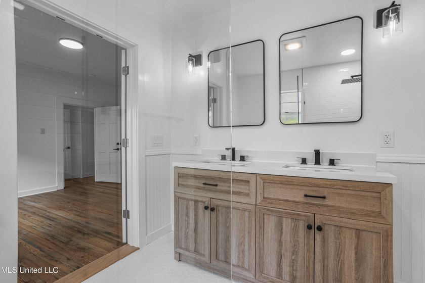 Charming older home on 2nd Street, recently updated! This 2,172 - photo 33