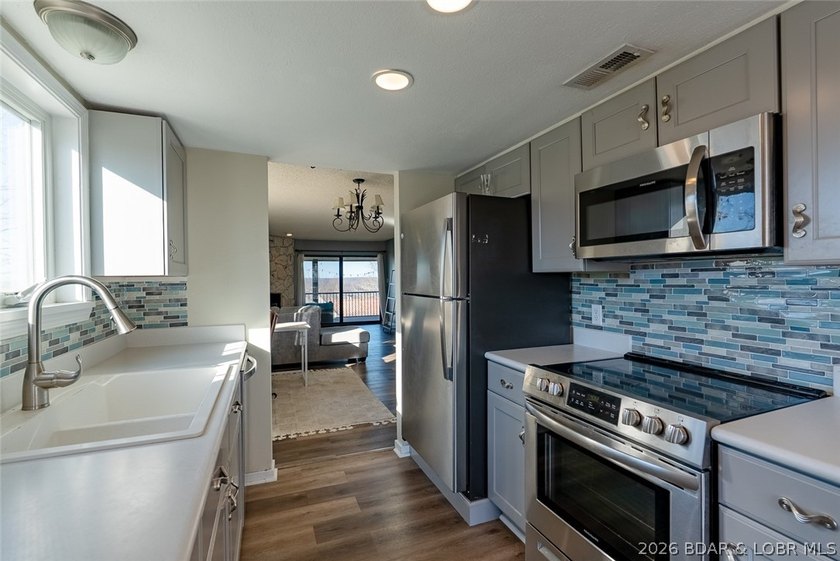 Updated 2 bedroom, 2 bath condo in the heart of Lake Ozark - photo 11