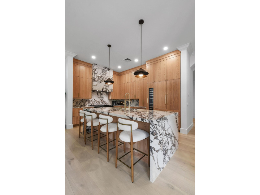 Welcome to one of the most extraordinary homes ever offered in - photo 13