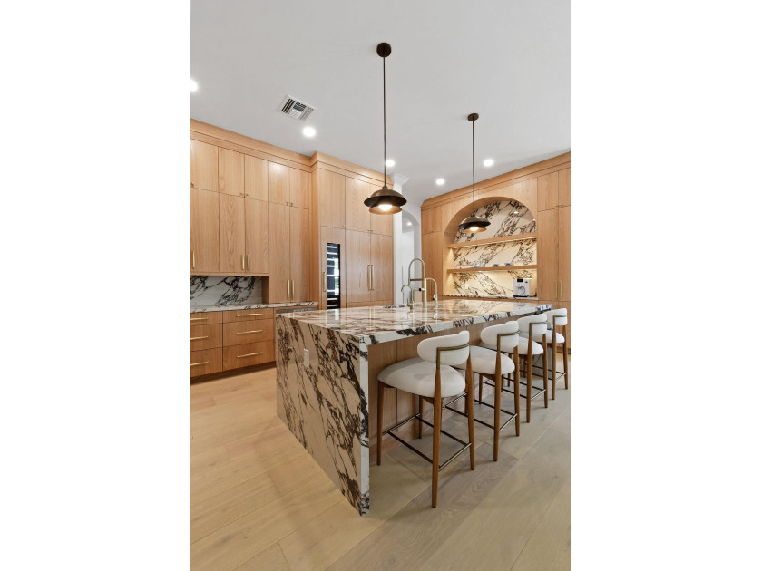 Welcome to one of the most extraordinary homes ever offered in - photo 14