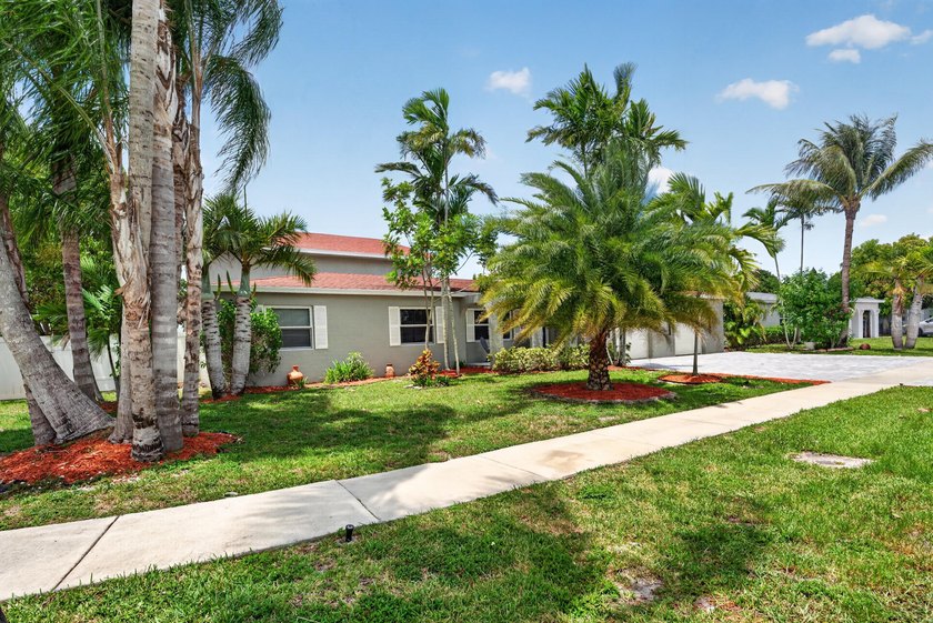 Stunning &amp; fully expanded two-story pool home in the heart of - photo 4